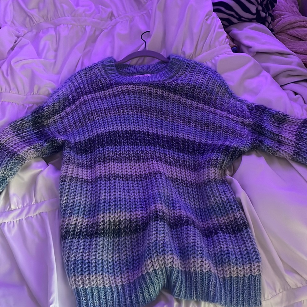 American Eagle sweater